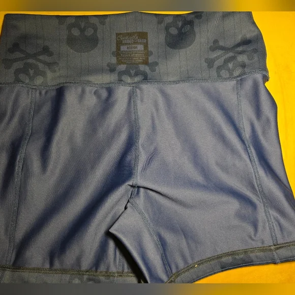 CVG Crossbones Shorts - Picture 4 of 7
